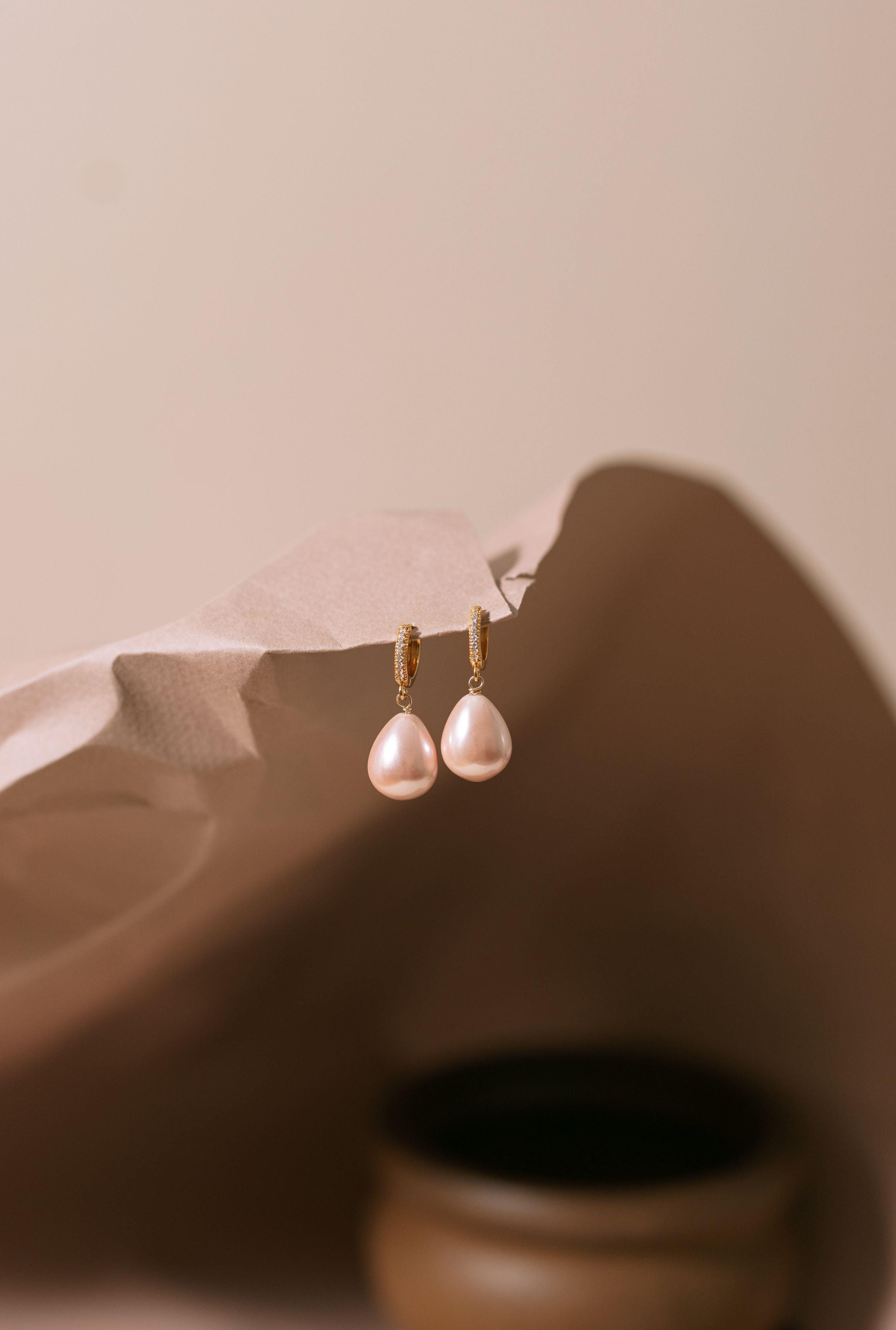 Créoles Emma nacres roses ou blanches