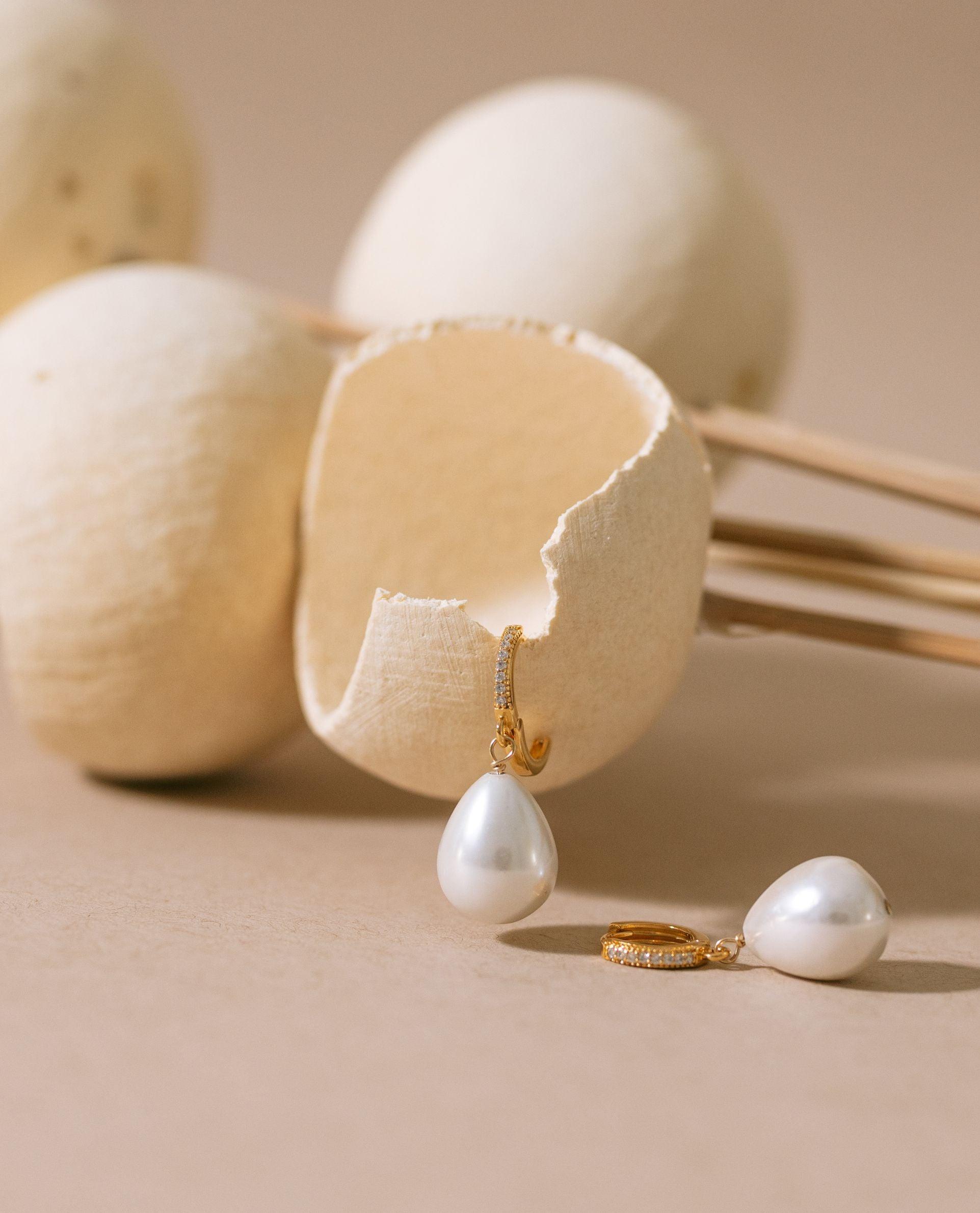 Créoles Emma nacres roses ou blanches